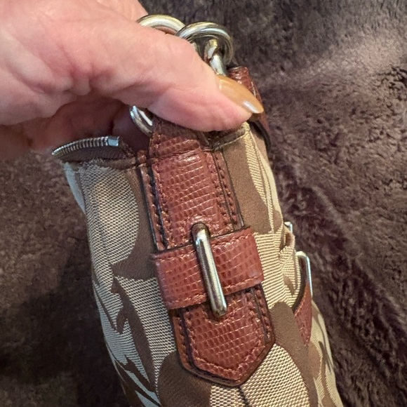 Coach Tan and Brown Signature Shoulder Bag - Picture 8 of 10